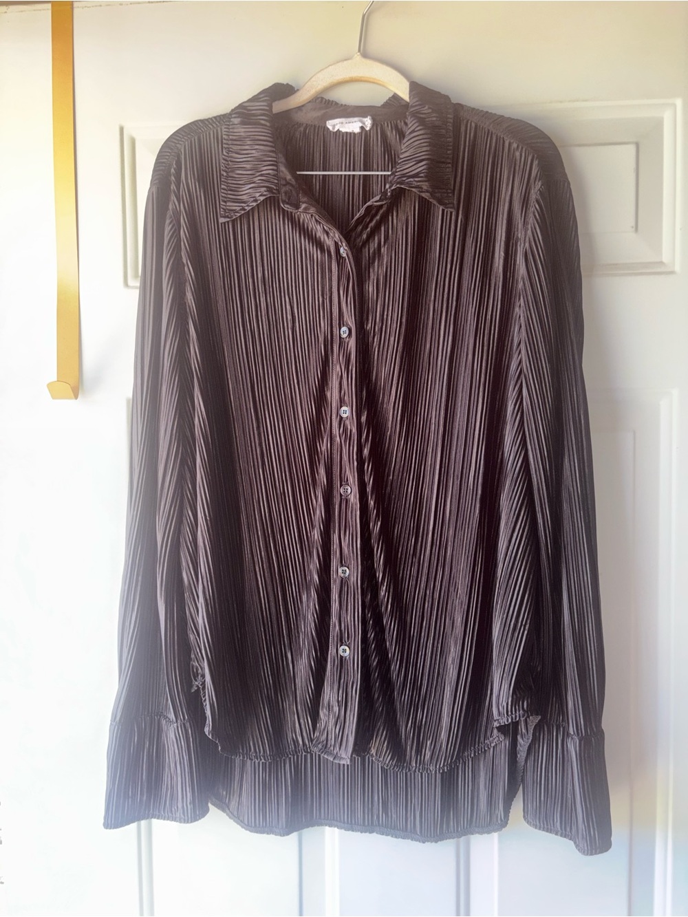Good American black pleated satin button down top size 1/2 (S/M)